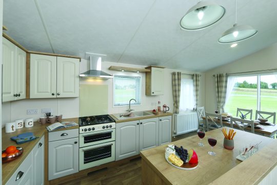 Country-lodge-kitchen-2