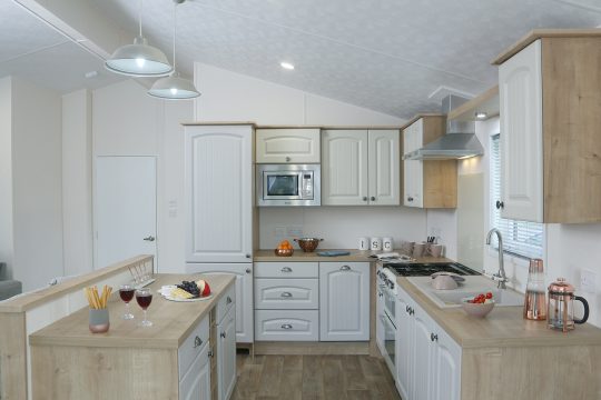 Country-lodge-kitchen