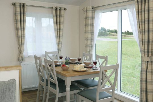 countryside-lodge-dining-1181x787